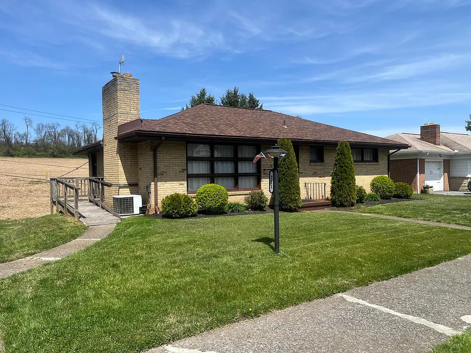 211 Sunset Dr