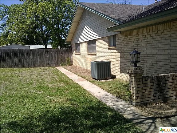 3rd image of 1705 Prather Dr