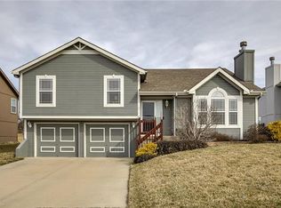 10915 N Donnelly Ave, Kansas City, MO 64157