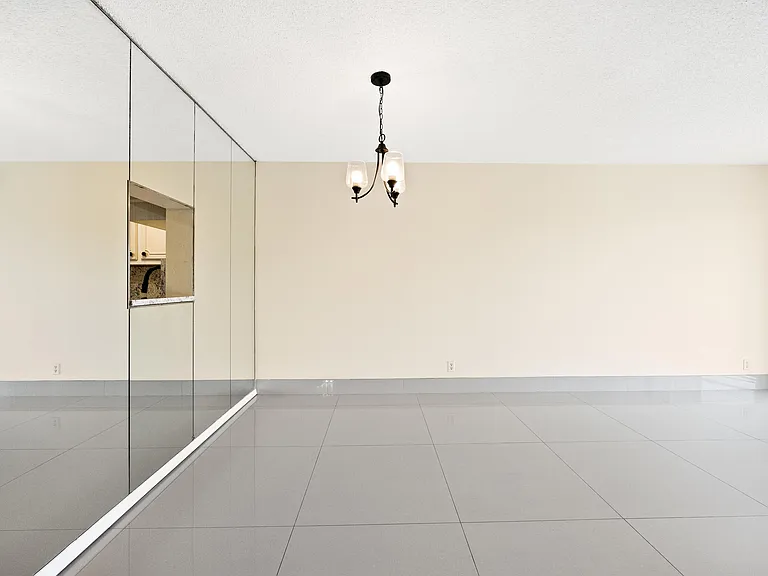 3590 Via Poinciana #510 — Photo 18