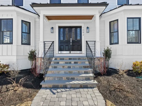 1092 Chestnut St #1092, Newton Upper Falls, MA 02464
