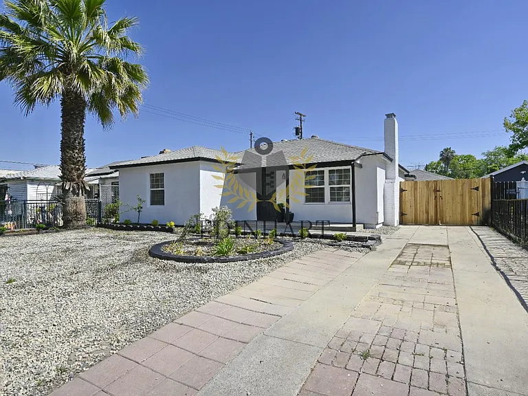 1584 N Carruth Ave #A — Photo 4