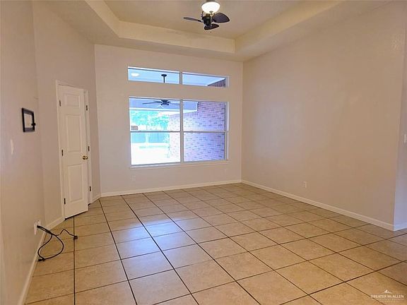 3rd image of 101 E Warbler Ave