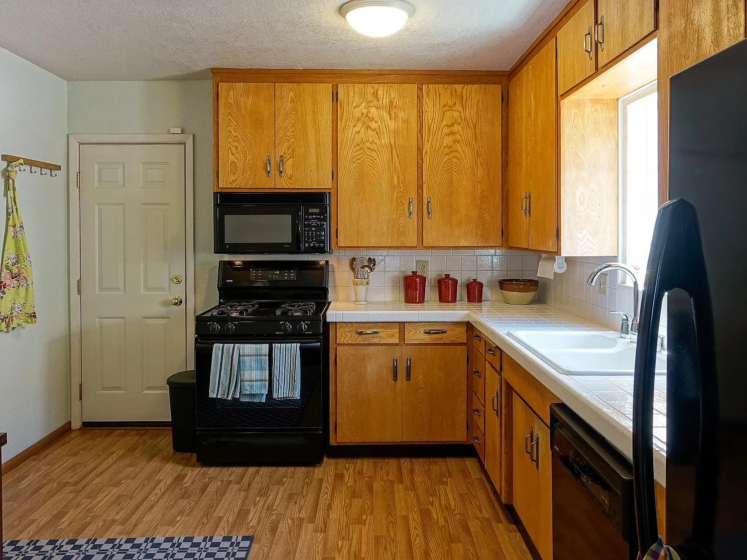 236 Arreba St — Photo 4