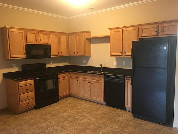 3rd image of 716 Oakbrook Pl #1