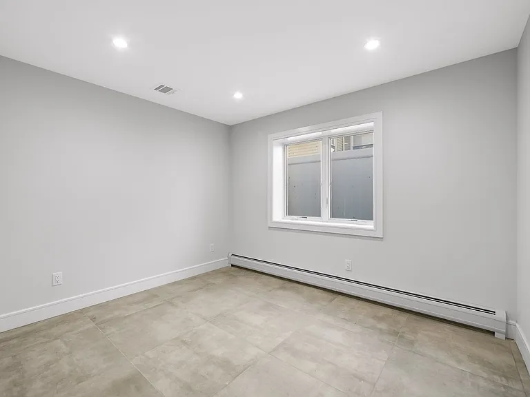39 Washington Ave — Photo 41
