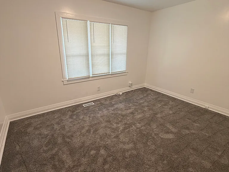 6285 Creston Ave — Photo 7