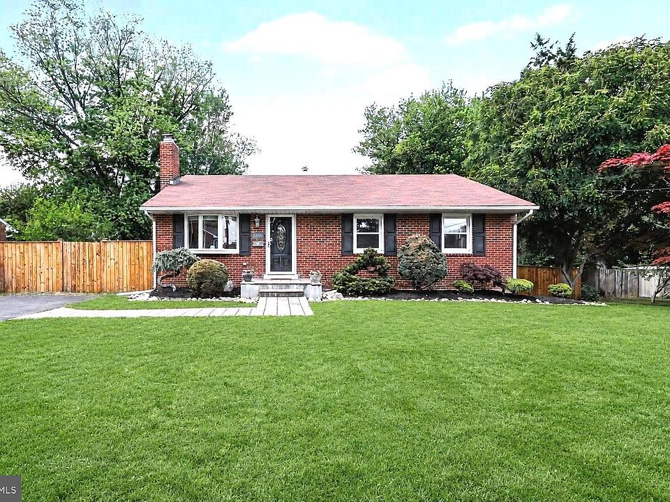 1st image of 6300 Yellowstone Dr