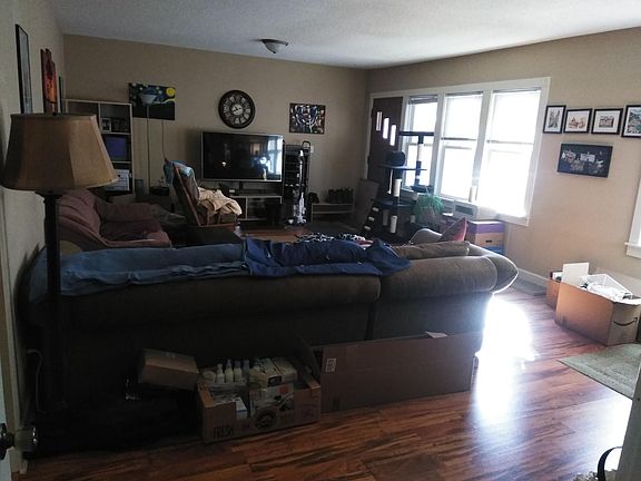 3rd image of 3808 42nd Ave S