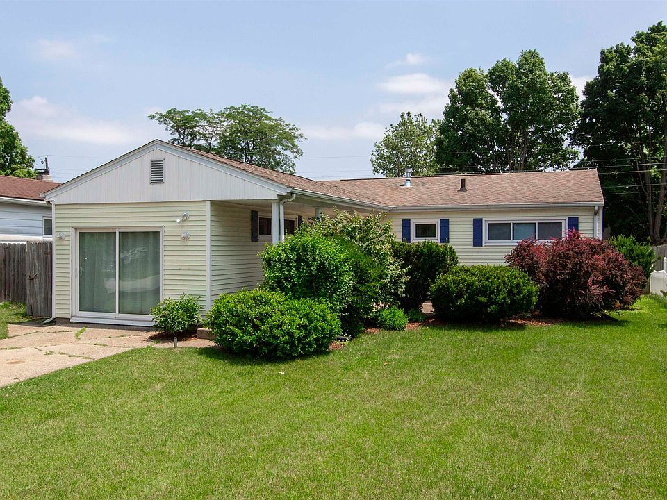 1st image of 2834 Rockne Dr