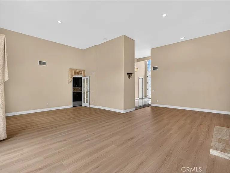18259 Minnehaha St — Photo 12