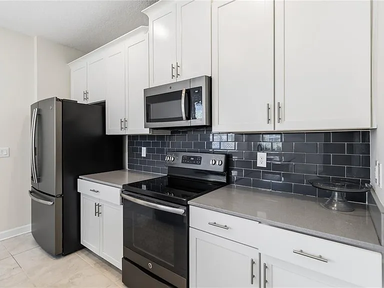 11686 Epic Ave — Photo 13