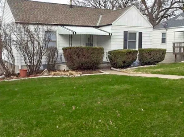 2140 S 40th St, Omaha, NE 68105