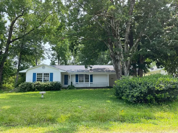 594 Robin Rd, Morehead City, NC 28557