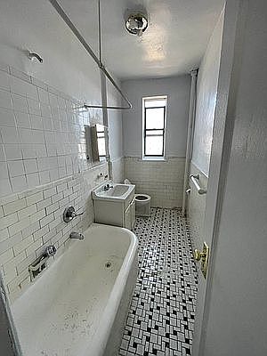 4th image of 2704 Wallace Ave #3C