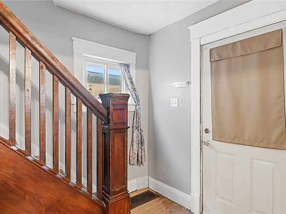 5th image of 434 Cedar Ave