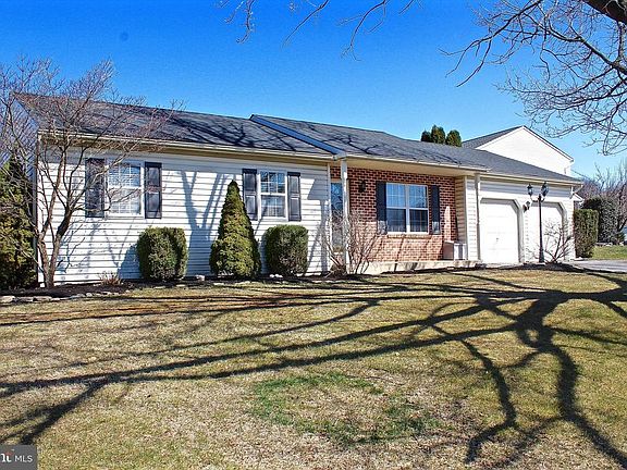 2nd image of 5 E BROOKFIELD DRIVE