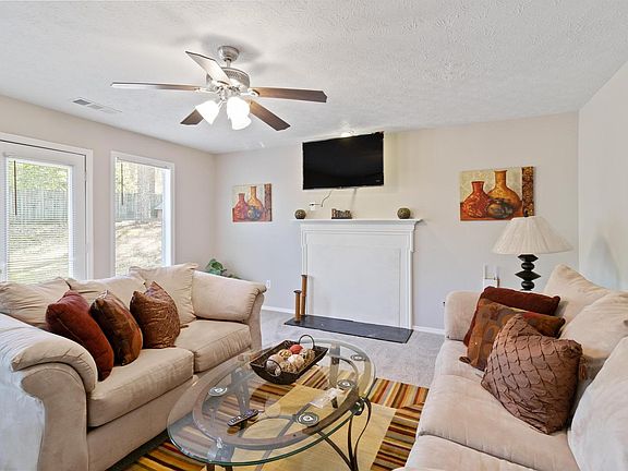 2nd image of 1225 Huntington Place Cir #18106259