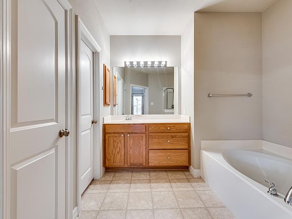 5th image of 2108 Creekdale Dr