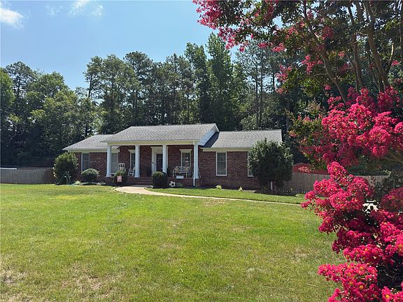 2nd image of 213 Briarwood Dr