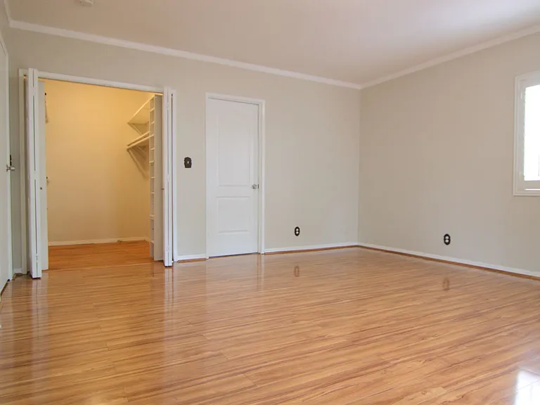 1440 N Pass Ave — Photo 12