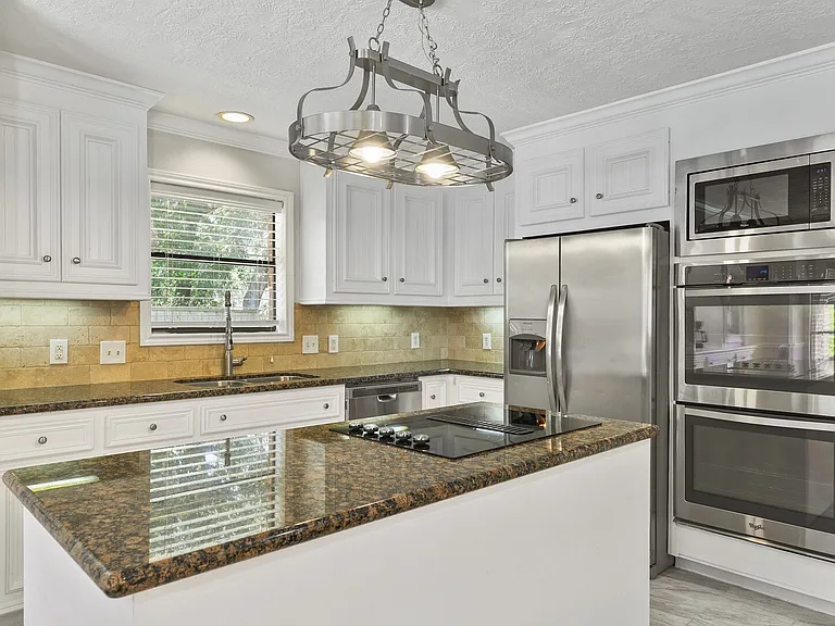 Live Oak Ln — Photo 11
