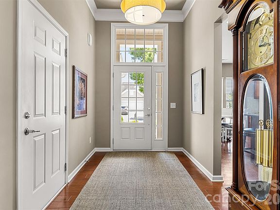 4th image of 4014 Murray St