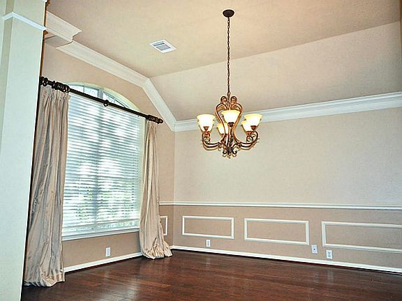 2nd image of 4211 Lakeshore Forest Dr