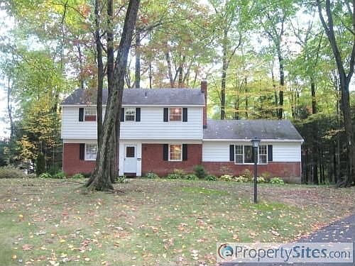 1st image of 11 Broadleaf Ct