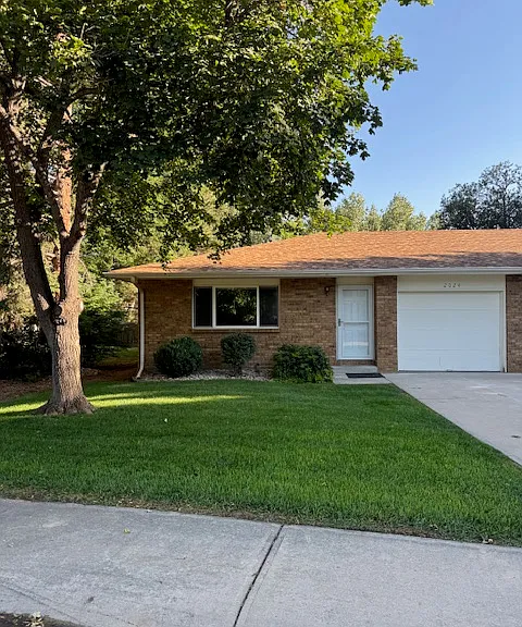2024 Custer Dr — Photo 1