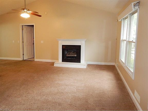 3rd image of 7165 Hunter Dr