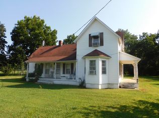 1064 Summitville Rd, Manchester, TN 37355