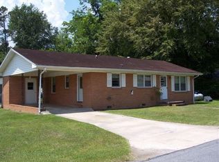 74 E Calhoun St, Reynolds, GA 31076