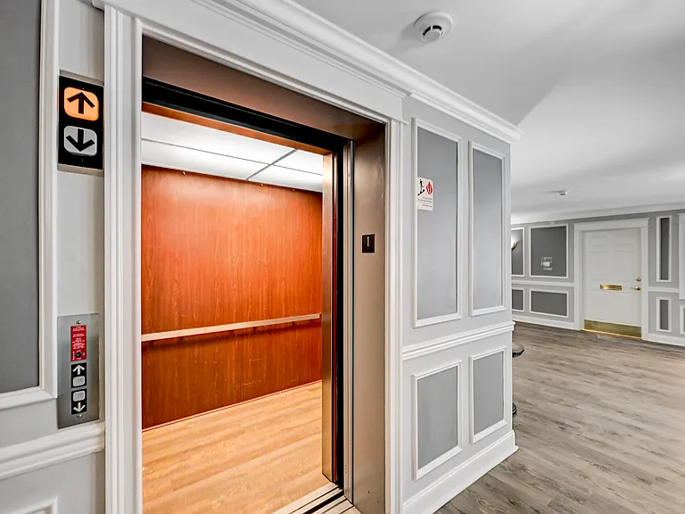 Kings View Apartments — Photo 4