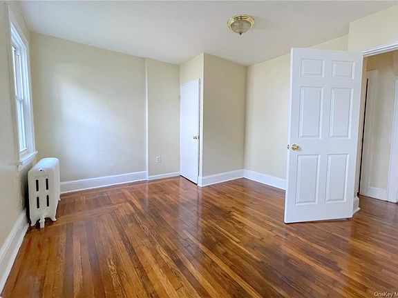 5th image of 604 2nd St #1R