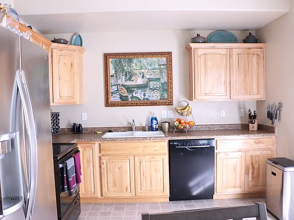 3rd image of 10894 S Weiss Dr