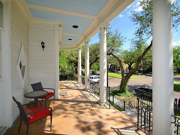 3rd image of 1036 Napoleon Ave