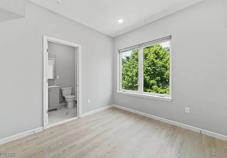 31 Stout St #1 — Photo 9
