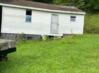 362 Crawford St, Oak Hill, WV 25901