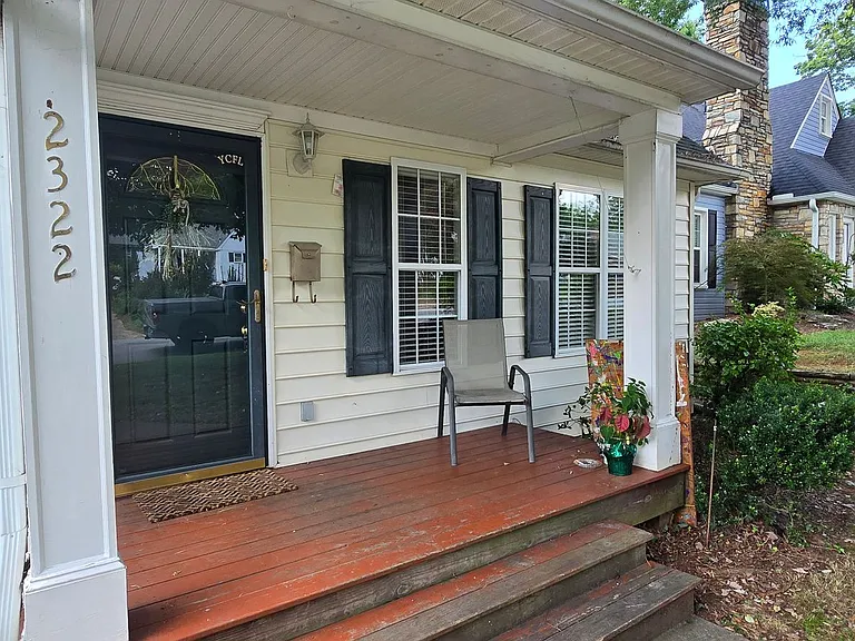 2322 Walker Ave — Photo 3