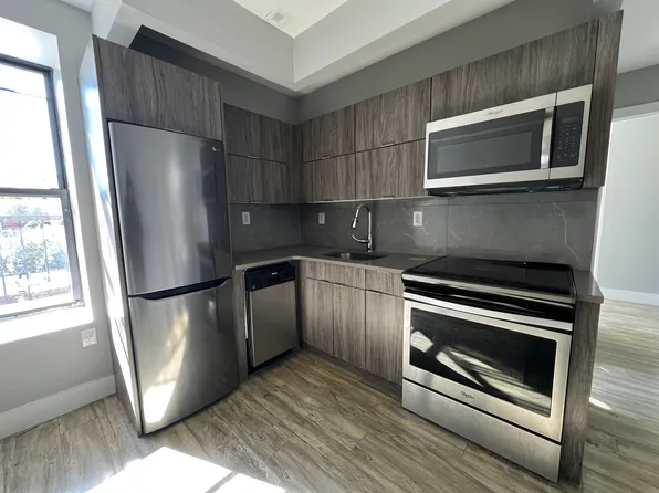 411 East 118th Street image 3 of 6