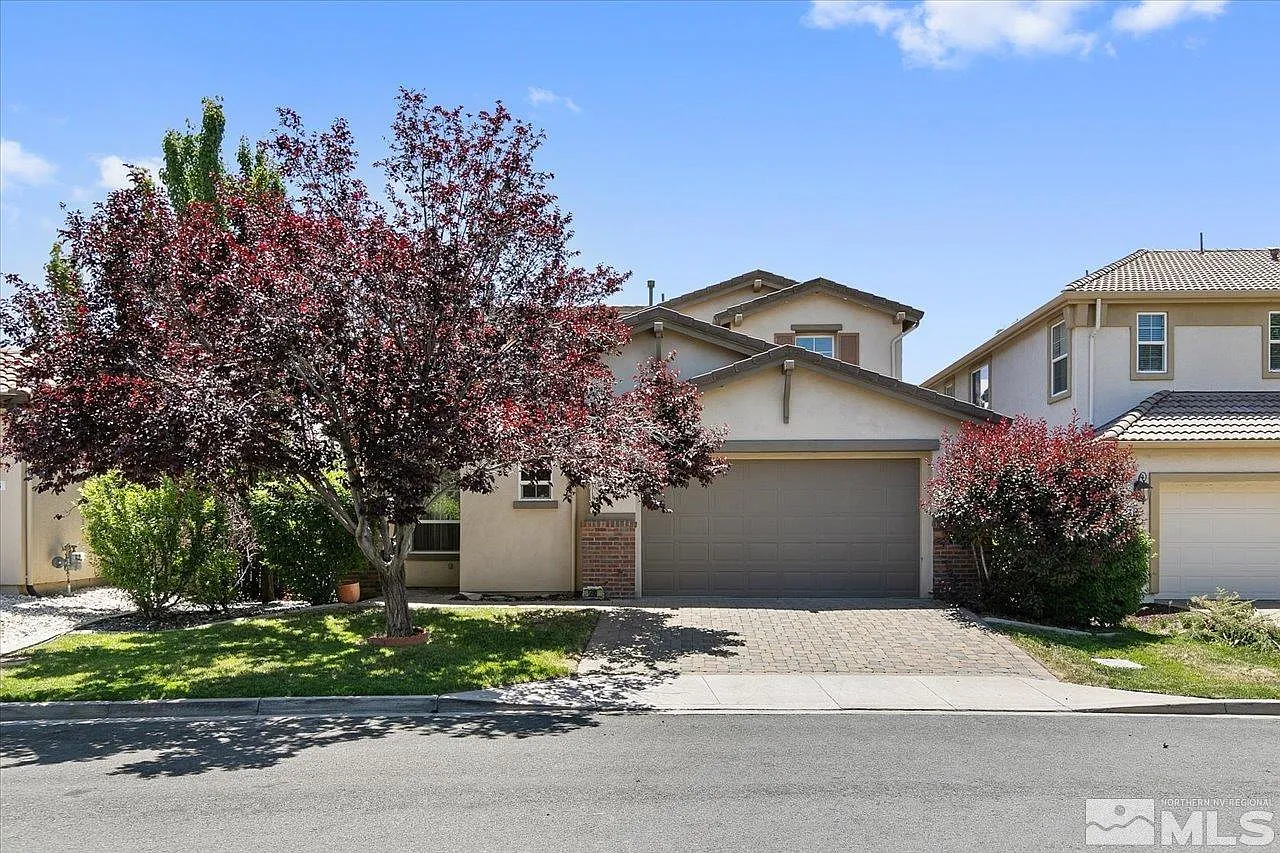 590 Roseben Dr photo 1