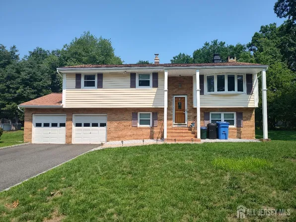 23 Spear St, Piscataway, NJ 08854
