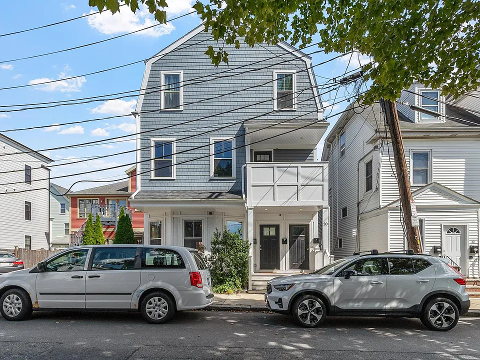 20 Carlton St #1