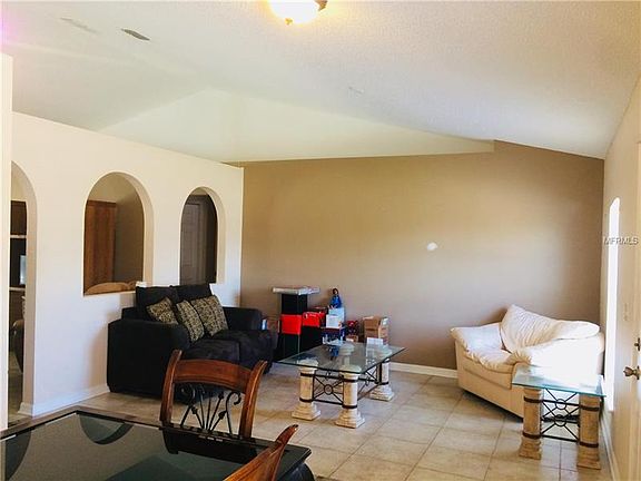 3rd image of 2518 Ainsworth Ave