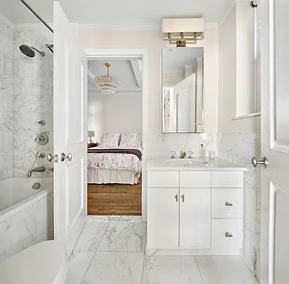 Sold by Compass | media 18