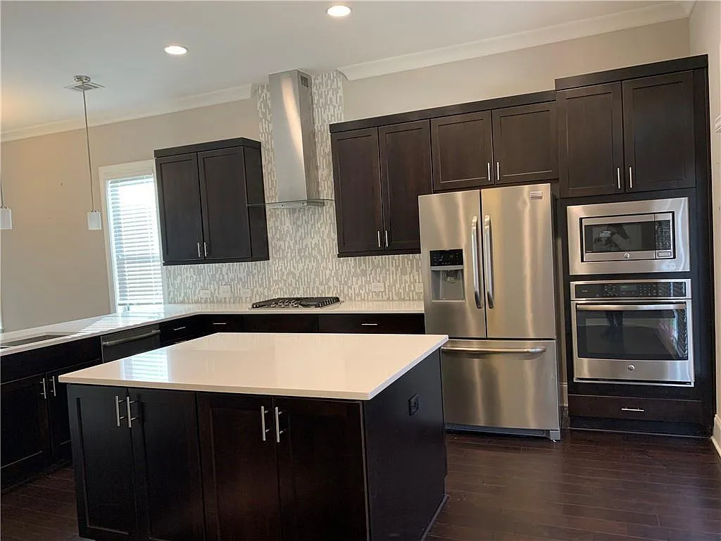 3 bed, 4.0 bath, 2527 sqft, $3,550 — Photo 2