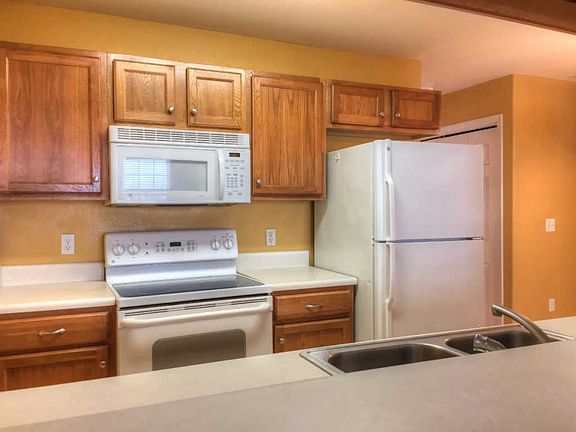 3rd image of 3C Guinevere Ln