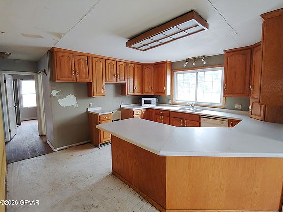 3rd image of 2045 Appleton Ave