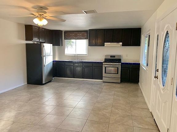 3rd image of 605 E Oak St APT A